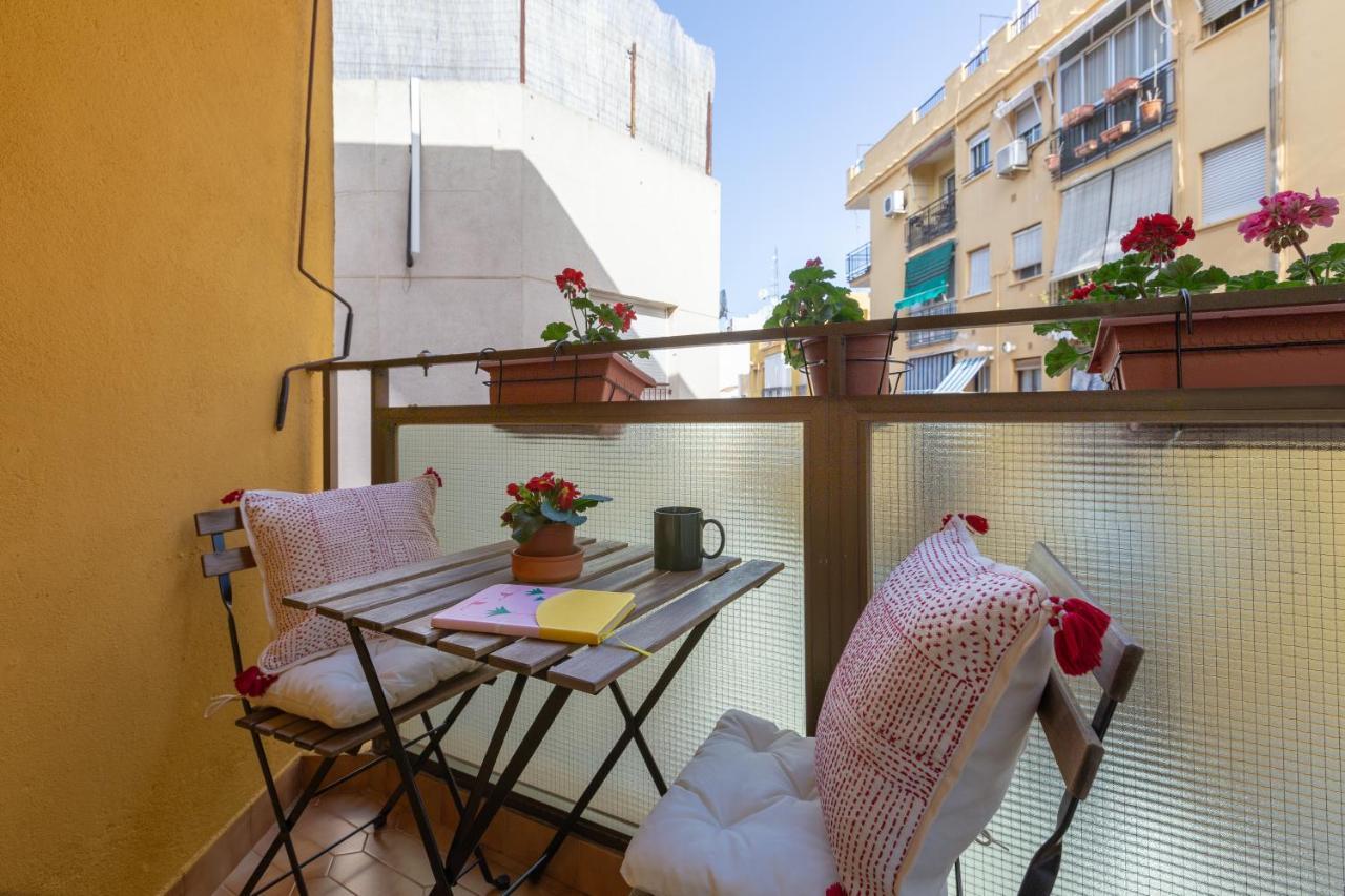 Luminoso Apartamento De Dos Habitaciones Con Terraza Y Parking En El Centro Μάλαγα Εξωτερικό φωτογραφία