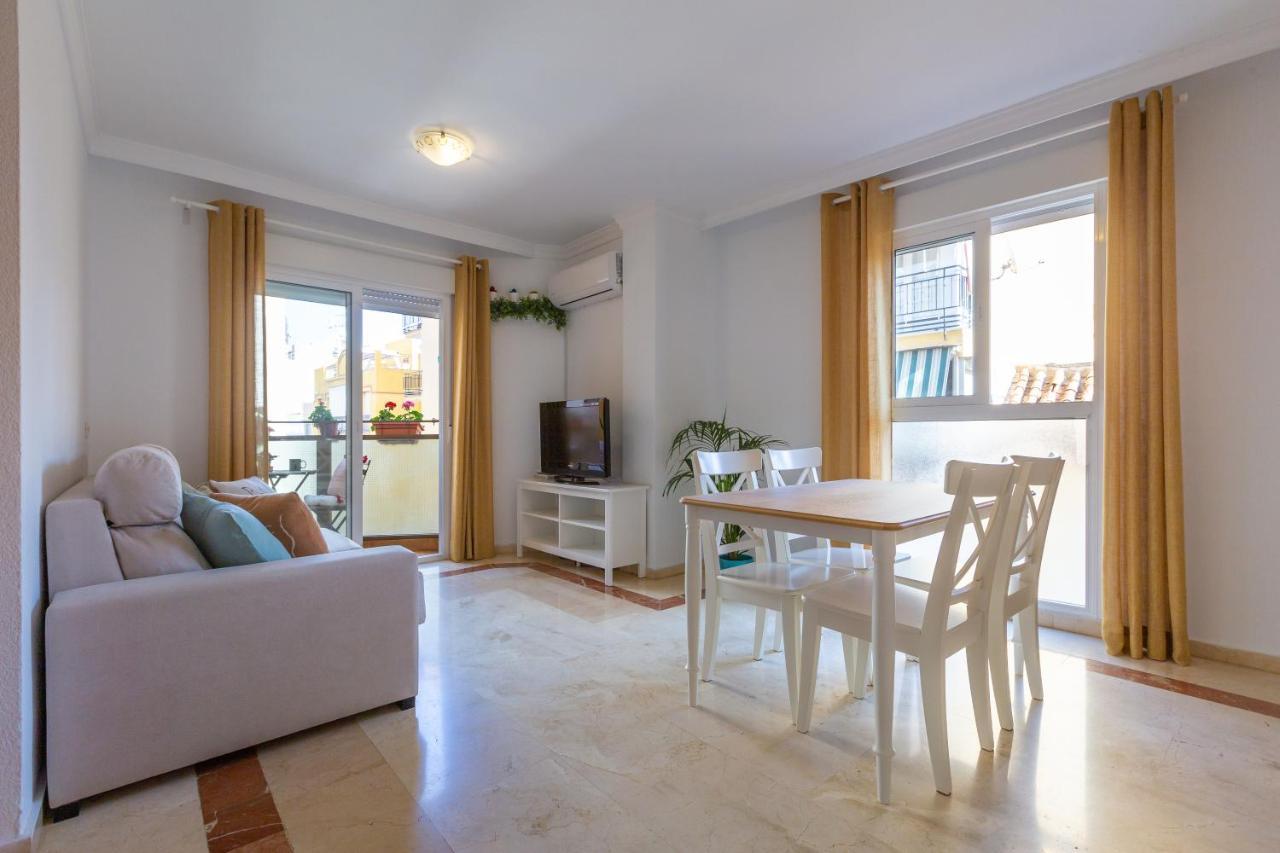Luminoso Apartamento De Dos Habitaciones Con Terraza Y Parking En El Centro Μάλαγα Εξωτερικό φωτογραφία