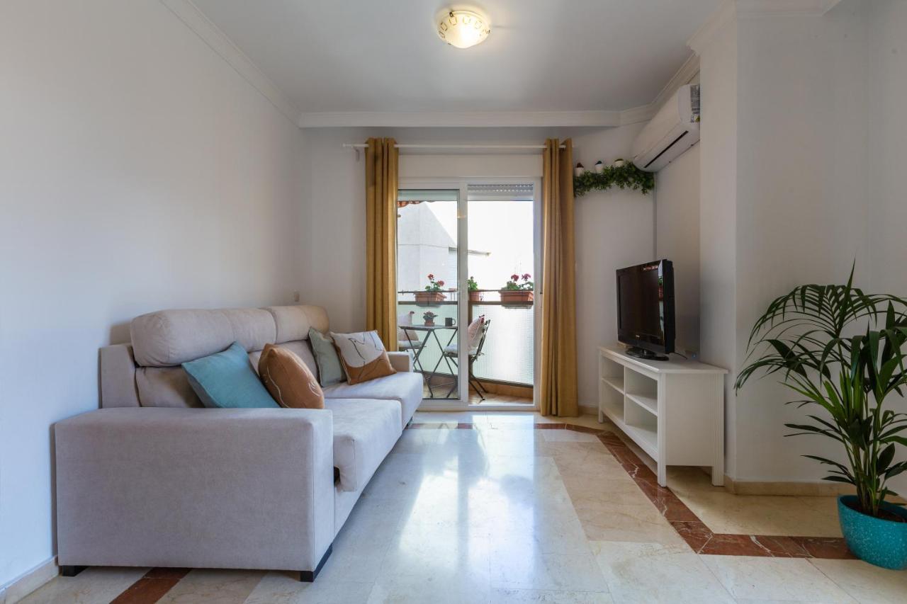 Luminoso Apartamento De Dos Habitaciones Con Terraza Y Parking En El Centro Μάλαγα Εξωτερικό φωτογραφία
