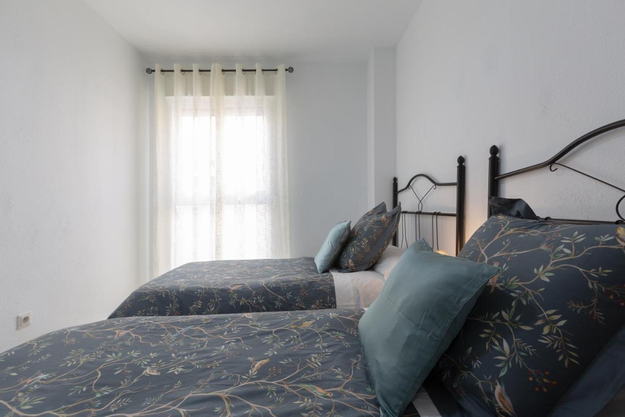 Luminoso Apartamento De Dos Habitaciones Con Terraza Y Parking En El Centro Μάλαγα Εξωτερικό φωτογραφία
