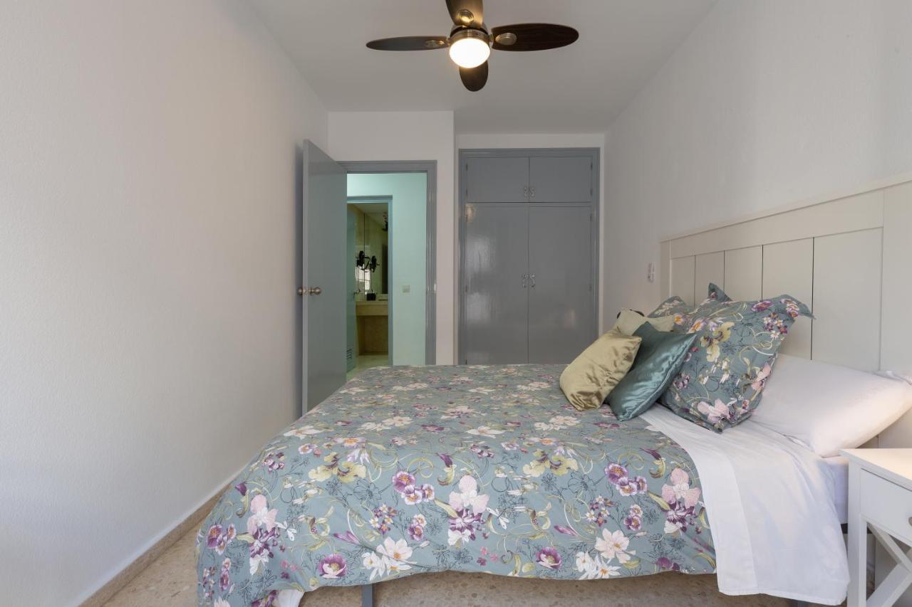 Luminoso Apartamento De Dos Habitaciones Con Terraza Y Parking En El Centro Μάλαγα Εξωτερικό φωτογραφία
